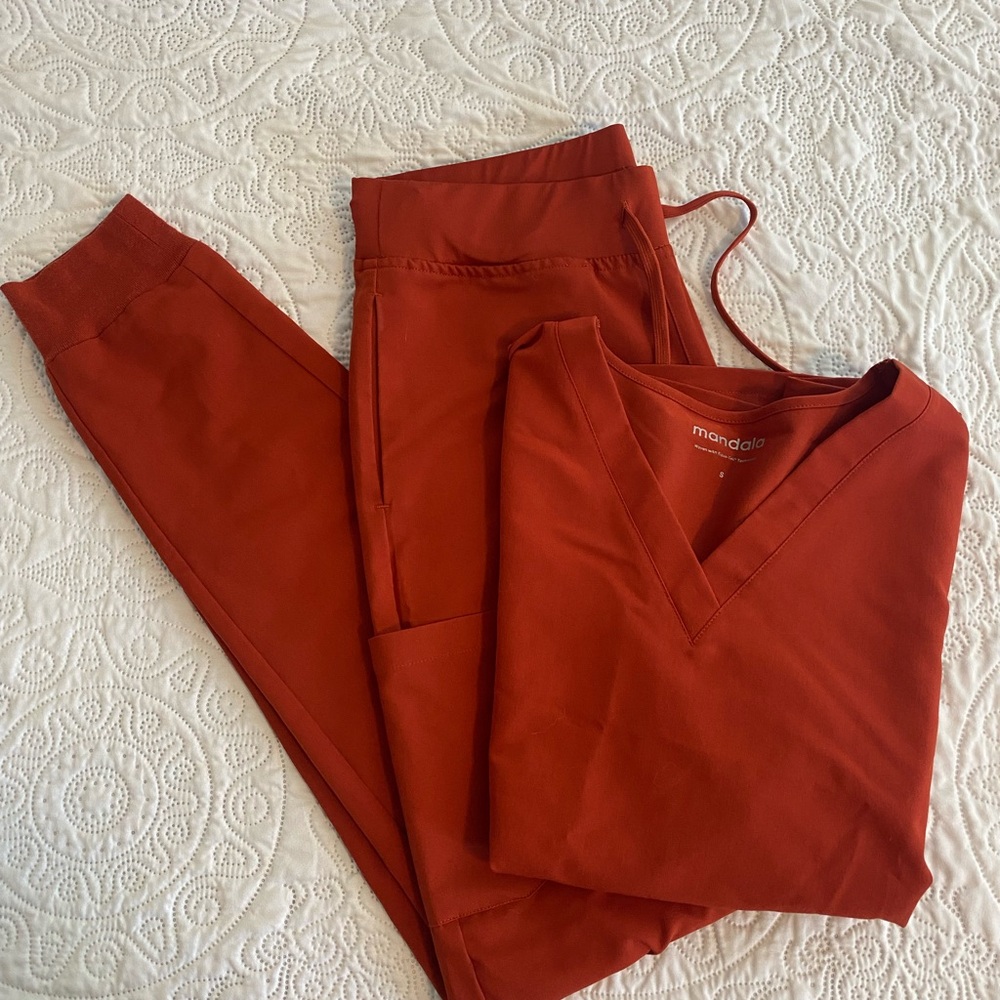 Mandala Women's V-Neck Scrub Top & Jogger Pants - Rust